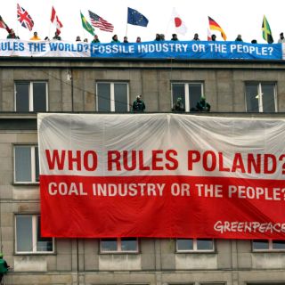Greenpeace protesta contra industria del carbón