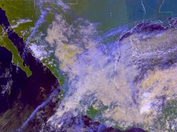 En el Golfo de México se pronostica cielo medio nublado con probabilidad de lluvia fuerte. ESPECIAL /