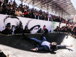 Aunque hubo menos asistentes, el Gobernador del Estado Aristóteles Sandoval les dio de qué hablar en el desfile.  /