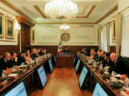 Peña Nieto encabeza la reunión con los titulares de las diferentes dependencias de su Gobierno. ESPECIAL /