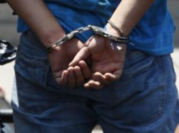 Las personas fueron detenidas al tratar de robar productos de belleza. ARCHIVO /