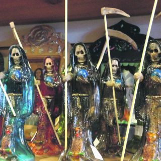 Chesnut retrata a la Santa Muerte