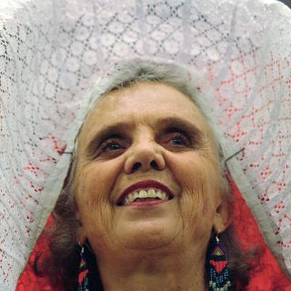 Poniatowska le debe su premio al periodismo