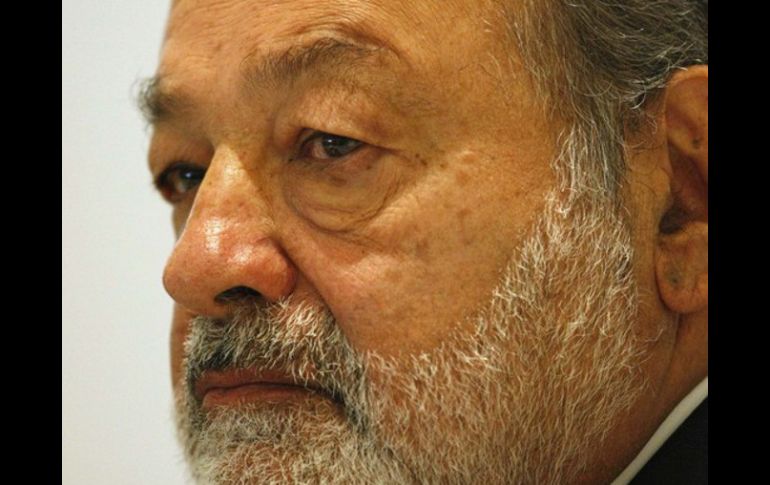 Pemex pretende asociarse con Carlos Slim para aumentar su capital en la empresa española Repsol y tomar el control de ésta. ARCHIVO /