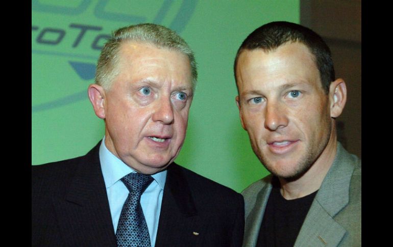 Aquí una imagen de ambos antes del escándalo de doping del deportista. AP /