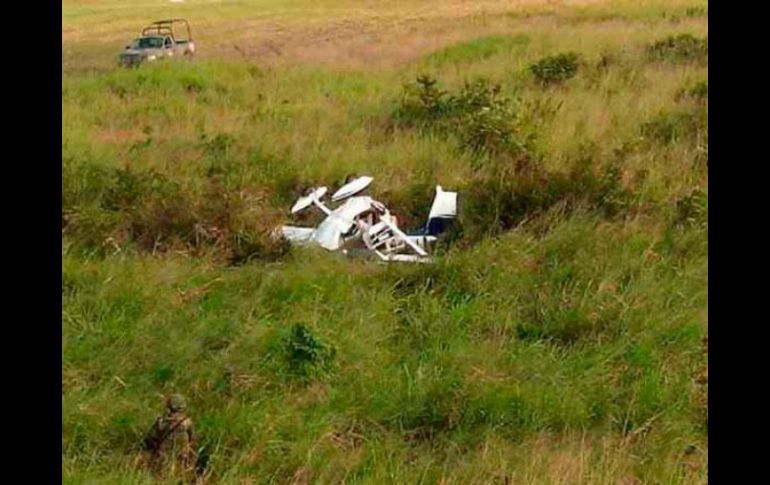 Elementos de seguridad se trasladan a la zona del accidente para apoyar en el rescate de los cuerpos. TOMADA DE @JoseVelas_Co  /