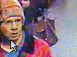 Autoridades señalan que el detenido tiene un fuerte parecido físico a la imagen mostrada en las cámaras de videovigilancia. ARCHIVO /