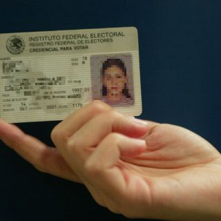 El IFE producirá nuevo modelo de credencial electoral