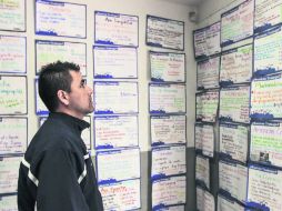 Ante la necesidad, las personas que buscan empleo se enganchan con empresas fraudulentas.  /