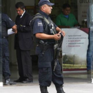 Roban un millón de pesos en asalto a banco