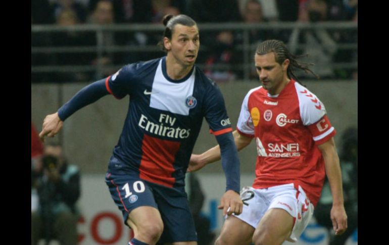 El sueco Zlatan Ibrahimovic durante el juego contra Reims. AFP /