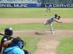 El equipo Gigantes de Jorge Camacho dio la sorpresa y ganó siete carreras a cinco a Tigres.  /