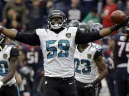 Ryan Davis celebra la intercepción que consiguió para sellar la victoria de Jacksonville. AP /