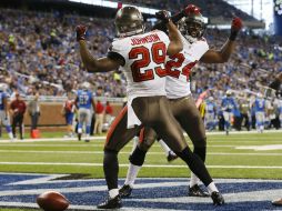 La defensiva de Tampa Bay sacó la casta para sacar una victoria a domicilio a los Leones. AP /