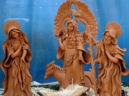 El público podrá apreciar nacimientos en barro con engobes, bruñido, policromado, pastillaje o bordado. ARCHIVO /