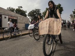 En bicicletas y a pie, las mujeres avanzaron por Juárez, Alcalde, Hidalgo, Venustiano Carranza y Juan Manuel.  /