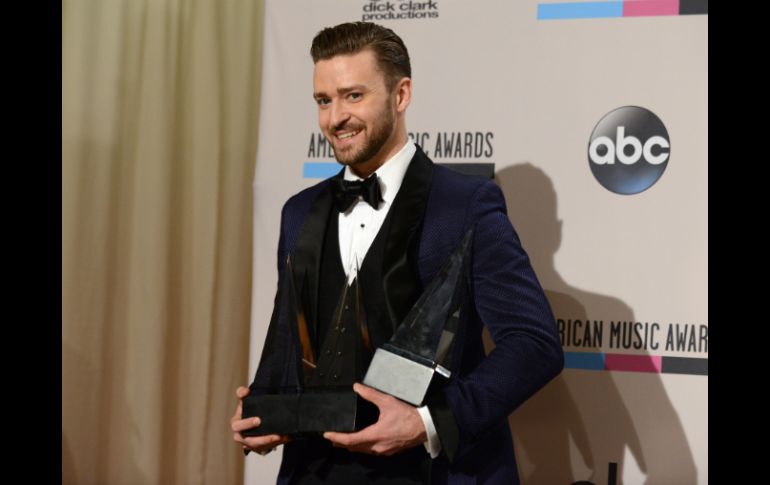 Justin Timberlake agradeció el apoyo de los fans, encargados de elegir a los galardonados. AP /