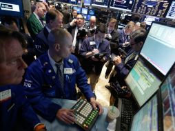 El principal indicador de Wall Street este lunes se ubica en 16 mil 058.80 unidades. ARCHIVO /