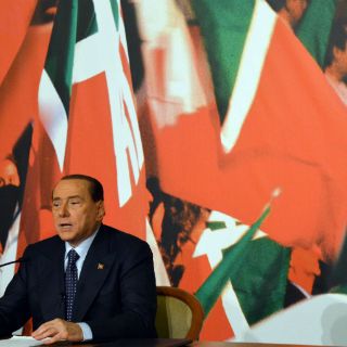 Berlusconi intenta evitar su expulsión del Senado