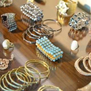 Lucero porta joyas con valor de 5 MDD en los Grammy