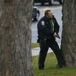 Continúa búsqueda de hombre armado en campus de Yale