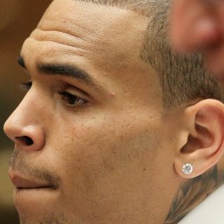 Chris Brown deberá regresar a la corte en enero