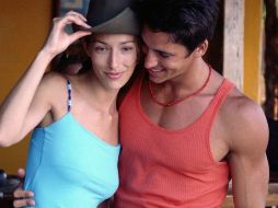 Aseguran que los hombres con elevadas cantidades de oxitocina en el cerebro ven a sus parejas más atractivas. ARCHIVO /
