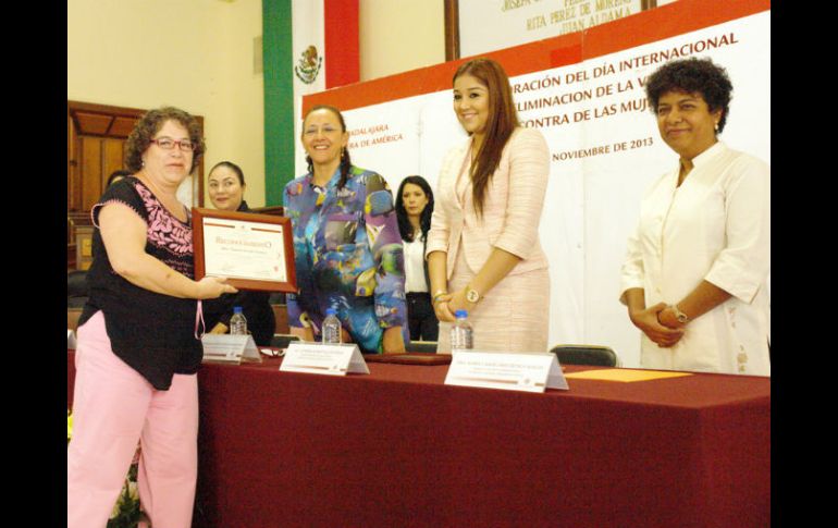 En Guadalajara se conmemoró el Día Internacional de la Eliminación de la Violencia contra la Mujer. ESPECIAL /