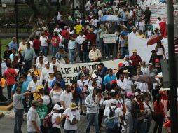 Los docentes retornaron a las aulas este lunes, después de 87 días de paro laboral y plantón. ARCHIVO /