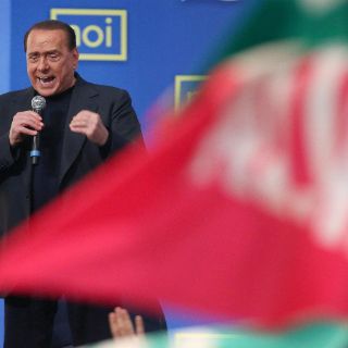 Partido de Berlusconi abandona coalición gubernamental