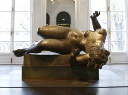 La escultura 'La Riviere' del artista Aristide Maillol es mostrada en la casa de subastas Artcurial, en París. EFE /