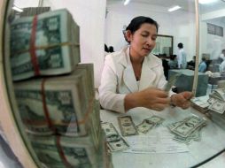 El dólar ganó un centavo más a diferencia de la anterior jornada cambiaria. ARCHIVO /