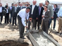 En la colocación de la primera piedra de estos desarrollos estuvo presente el presidente municipal de Guadalajara, Ramiro Hernández. ESPECIAL /