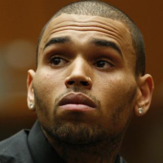 Chris Brown quería fumar mariguana en rehabilitación