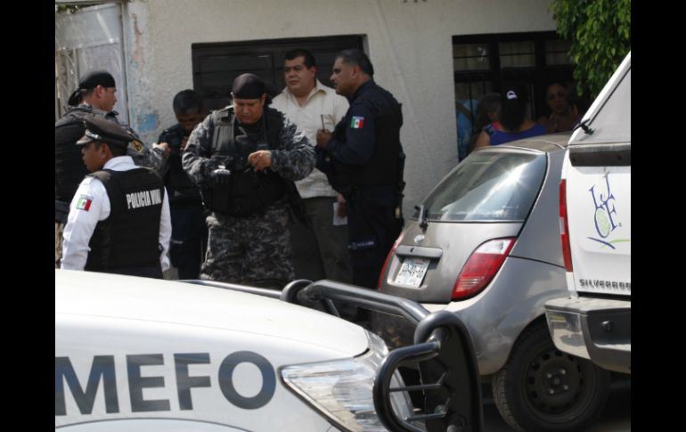 Posteriormente, acudió un agente del Ministerio Público para iniciar con las investigaciones del caso. ARCHIVO /