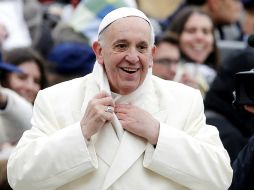 El Papa Francisco asiste a la audiencia general en la Plaza de San Pedro. EFE /