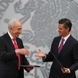 Peña Nieto logrará mover a México, asegura Shimon Peres