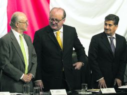 Foro. Mario Molina, premio Nobel de Química 1995, el gobernador de Morelos, Graco Ramírez y Salvador Romero. NTX /