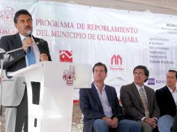 Hernández García explicó que el Programa les permite a las personas de escasos recursos mejorar sus viviendas. ESPECIAL /