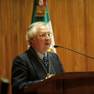 Dignidad y emociones, presentes de los movimientos sociales: Castells