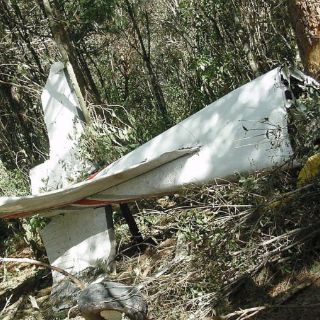 Avión se desploma en Alaska con 10 a bordo