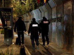 El cerco para resguardar a la Cámara Alta comenzó a colocarse a las 22:30 horas de ayer viernes. SUN /