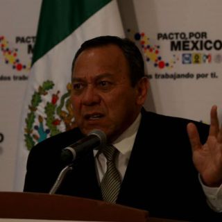 Zambrano ve posible avalar reforma política en DF