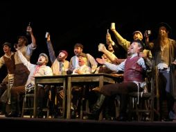 Elenco del musical ''El violinista en el tejado''. SUN /