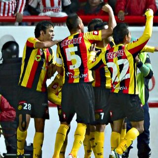 Leones Negros da un paso a Primera División
