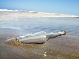 La botella con un mensaje en inglés fue lanzada por el capitán Matt Jansen en 2011 desde Nueva  Zelanda. ESPECIAL /