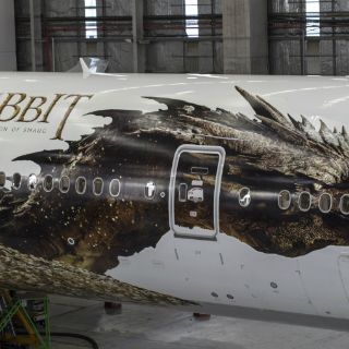 Aerolínea revela la imagen del dragón de 'El Hobbit'