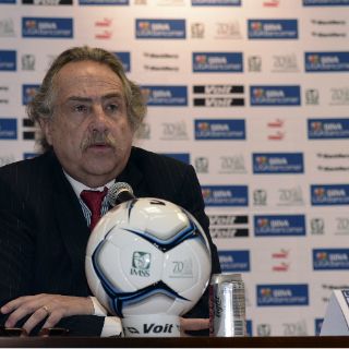 TV Azteca tendrá que vender un equipo en 2016