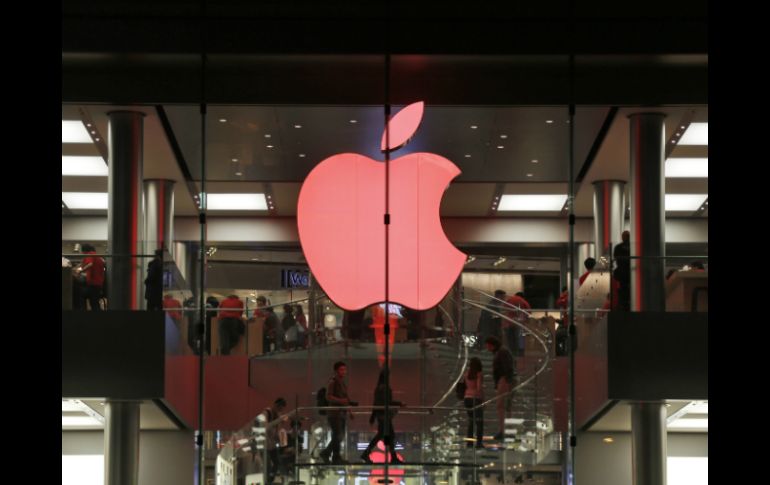 Tener un mejor entendimiento de los tópicos en Twitter podría ayudar a Apple a mejorar sus ventas. ARCHIVO /