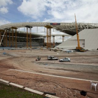 Tres estadios mundialistas serán entregados con atraso